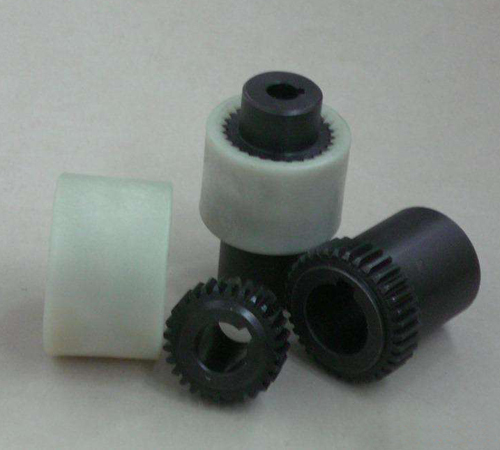 ���T����